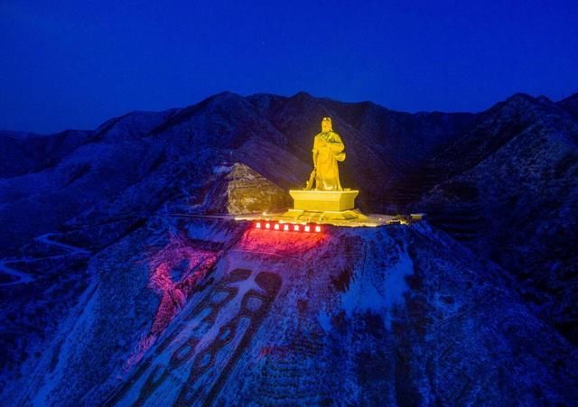 中国有两座很霸气的雕像，在国内非常著名，不少游客慕名而来