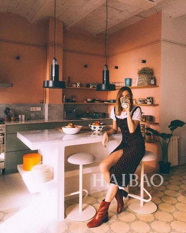 奇怪| 满脸雀斑的她从不磨皮，但是拍出来却比蛇精脸还好看