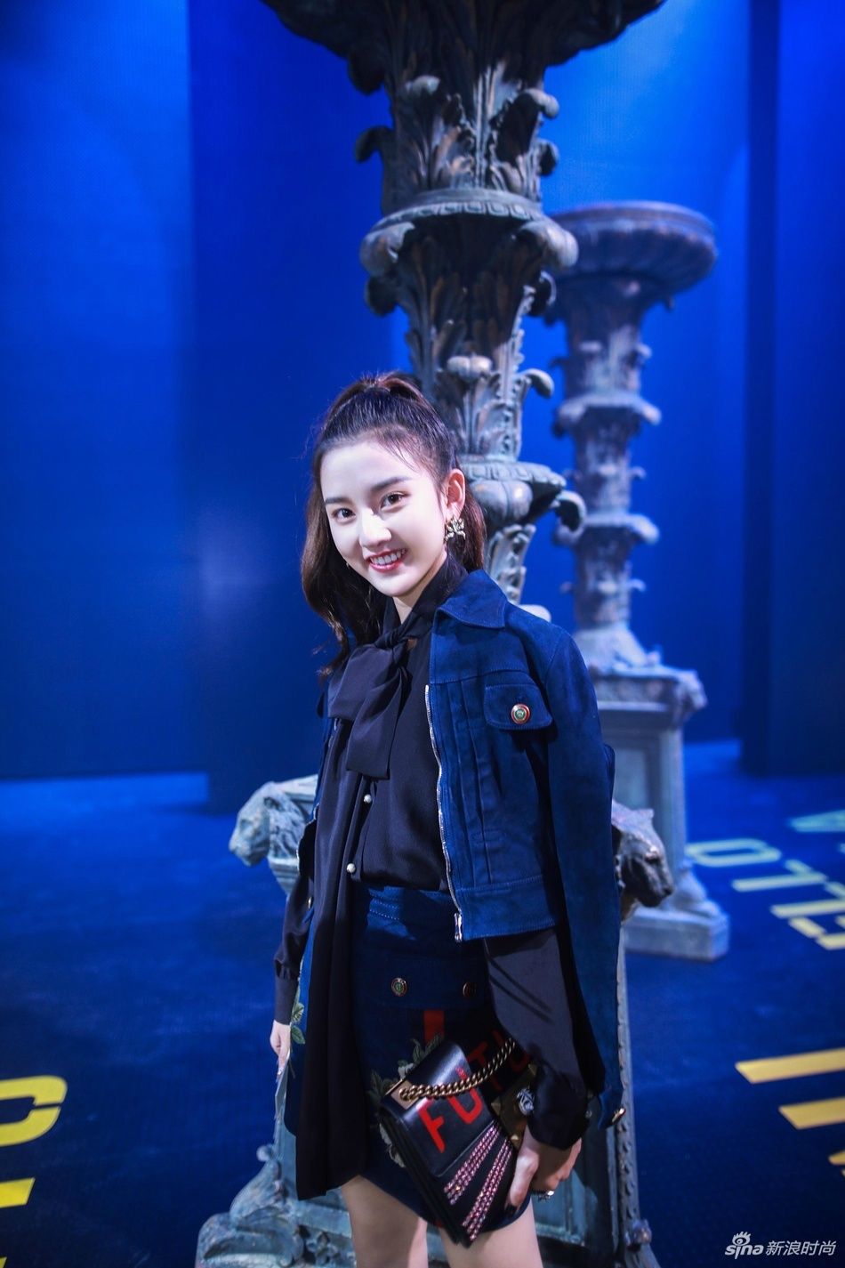 宋祖儿:一双大长腿吸睛无数