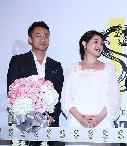  老脸■结婚七年的大s最新照片，又胖又老脸变僵，这還是往日的美容大王吗？