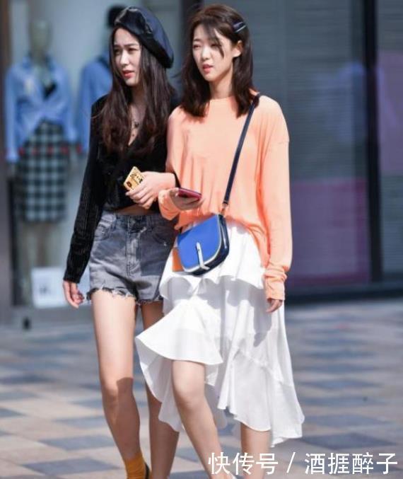  紧身裤：街拍美女：小姐姐高颜值身材好，紧身裤的穿搭，显性感魅力！