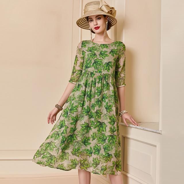 这“赫本”秋裙，竟比旗袍洋气，比真丝高贵，一辈子有一件就够了