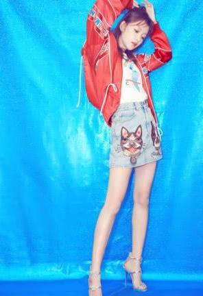 孙怡裙子穿的也太短了，都短到只能遮住大腿根了，网友：这腿我服