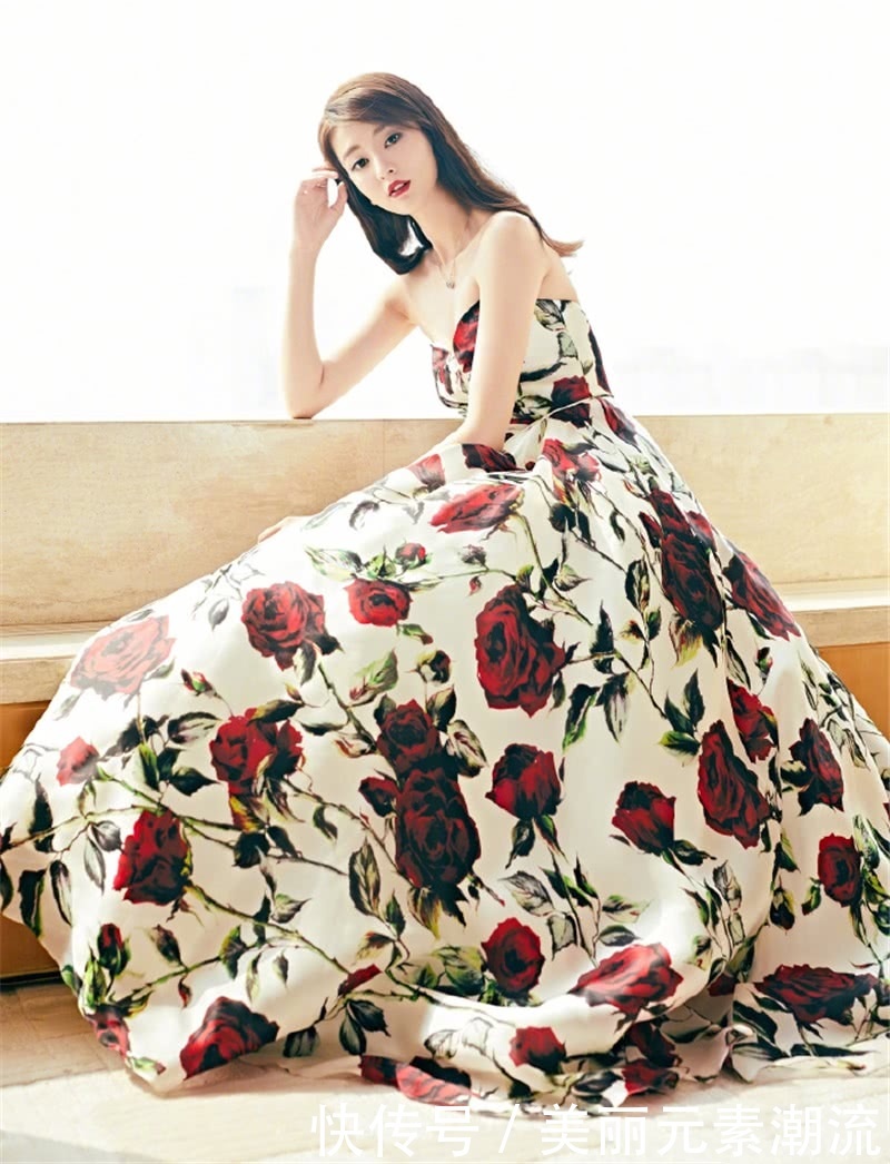 乔欣太大胆了！连衣裙穿得只能遮住重点，连站着都那么尴尬！