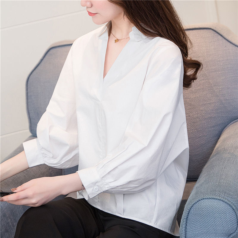 真没想到!老婆把裙子都扔了!只穿这些小衫，一颦一笑都令人心醉