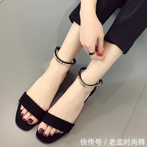  女人：11款性感鱼嘴高跟凉鞋，让25-40岁女人更有气质，时髦显高