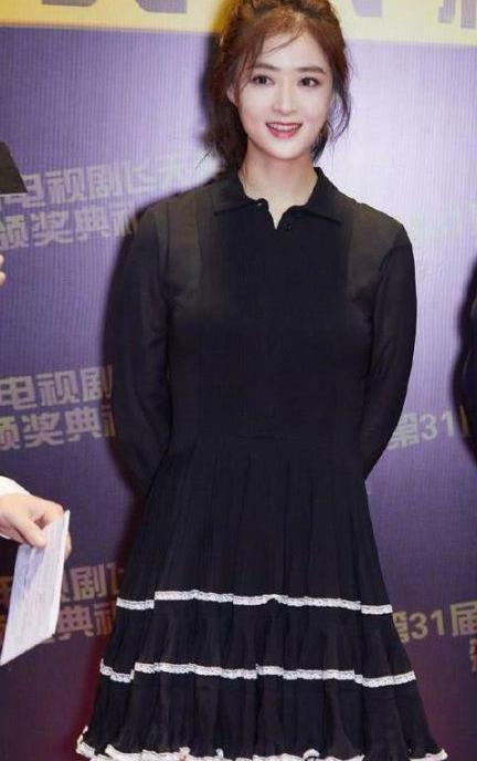 蒋欣到底有多冷？穿着3双袜子！要不是裤子坏了还看不到呢