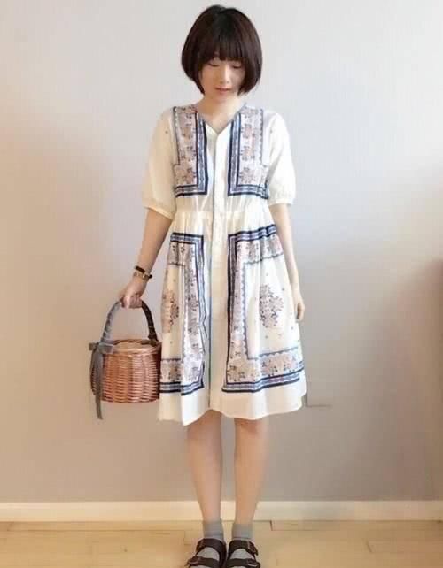  设计：2020春天夏裙怎样穿衣搭配？15款日式长袖连衣裙穿衣搭配，搭出初春时尚极简风格