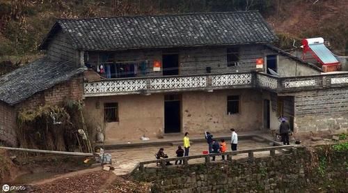  【太阳能】以前火遍农村的太阳能热水器，为何现在没人装了？听