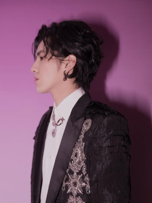 吴亦凡和鹿晗谁地位高