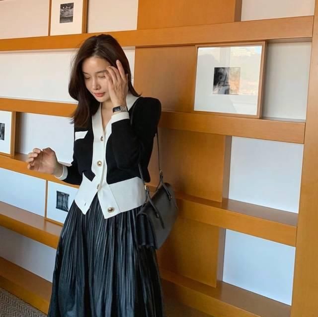  小香风外套：春天女外套：2020千万不要穿那件“ 网络红人运动外套 ”，时尚潮流到脱不出来！