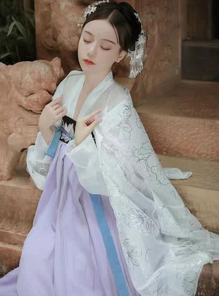 「胸襦裙和」汉服萌新必备科普：齐腰襦裙一片式与两片式怎么穿？如何区分