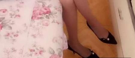 搭配高跟鞋释放女人柔和之美!超薄肉丝袜秀出白皙美腿!