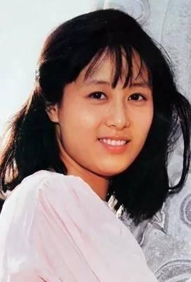 『当红』好命的吴玉芳21岁拿影后,当红时嫁运动员,夫妻恩爱32年惹人羡