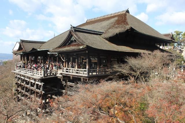 日媒细数上一年中国游客的不文明，游客：一千亿人民币白给你了？