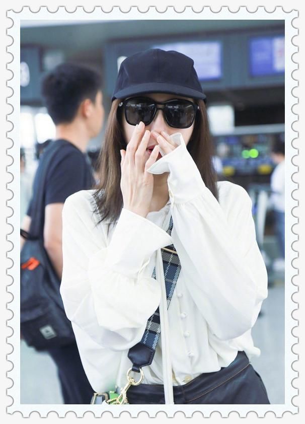 秦岚是92斤，林心如也是92斤，但同穿皮裤，身材差距竟如此之大？