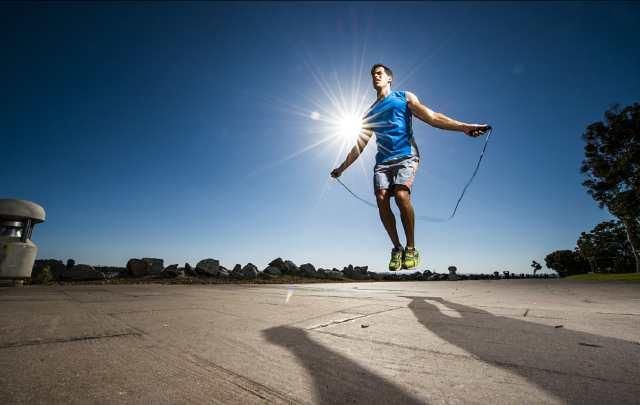 大学生从143斤减到104斤，颜值爆炸，自曝减肥法，六字真言