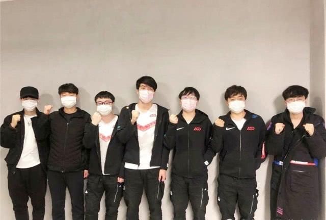  『OMG』LGD爆冷战胜OMG，Kramer赛后评价Smlz：他让我打得很舒服