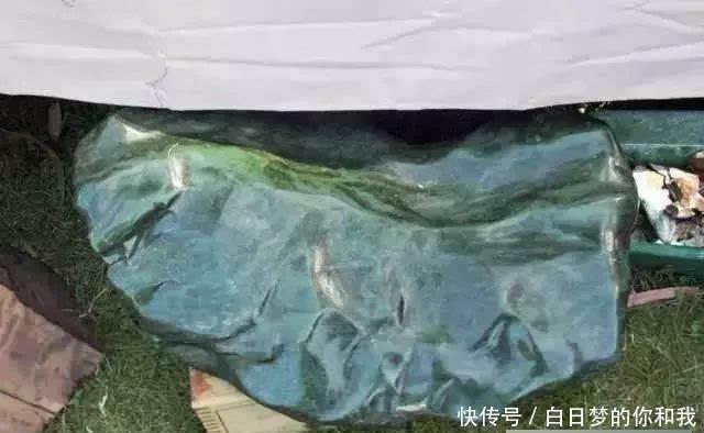  「玉石」谁说老外不玩奇石, 看看国外的石头市场是啥样!