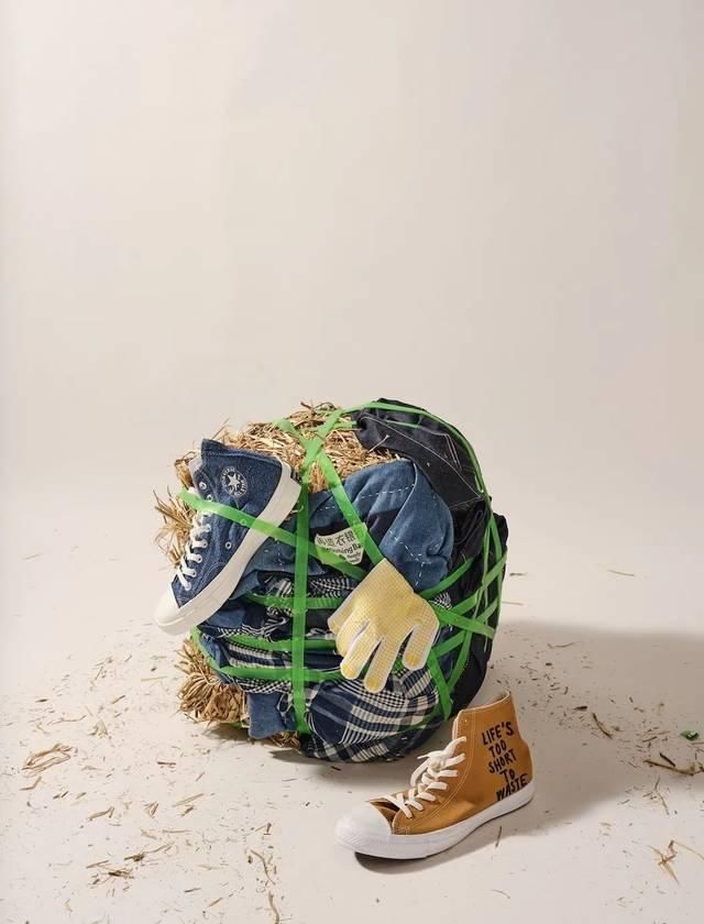  [手工制作]这种时髦又环境保护的匡威帆布鞋，你pick谁？