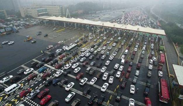  「留言区」ETC收费广泛实施后，受影响最大的除了车主，还有她们