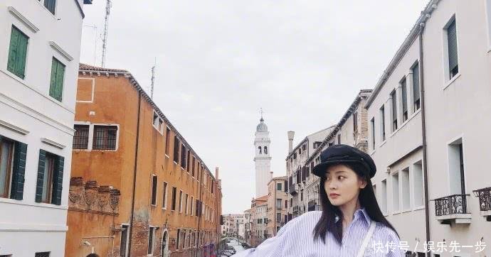 张天爱这样穿真帅, 条纹衬衫配阔腿裤, 简直都没小鲜肉什么事了!