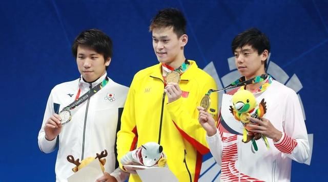 宁泽涛转会新加坡为辟谣!孙杨遭安踏控诉,姚明:我才是始作俑者