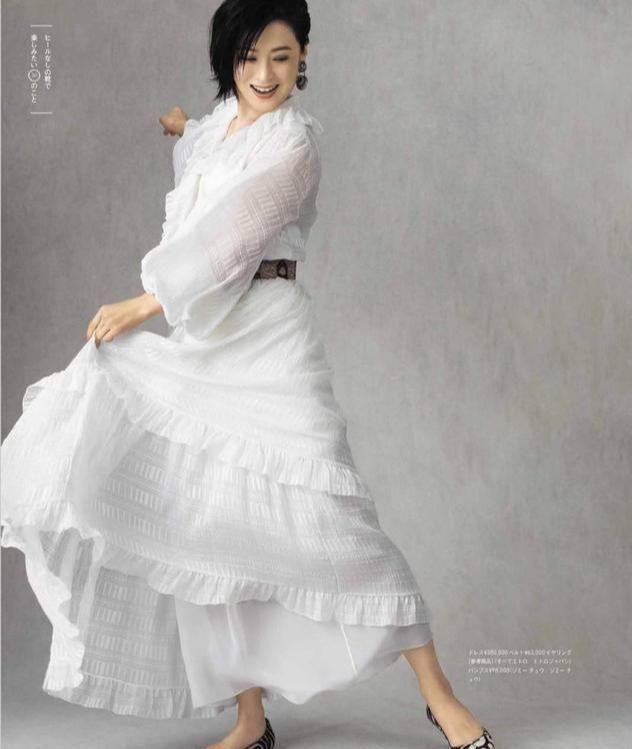  春天@春天拥有了这6件必备单品，你在穿搭的路上学会模仿和创造会更美