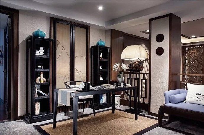 「明快」宁静的褐灰、儒雅的卡其、明快的皇室蓝和内敛的豆沙绿,共同诠释...