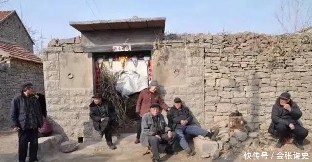  「农村」老家的房子，穷死都不能卖