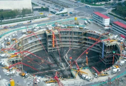  「中国」中国第一高楼，耗资148亿元高达632米，寿命却仅有50年