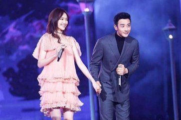 看了罗晋的穿着打扮，再看看唐嫣的穿着打扮，网友:配一脸