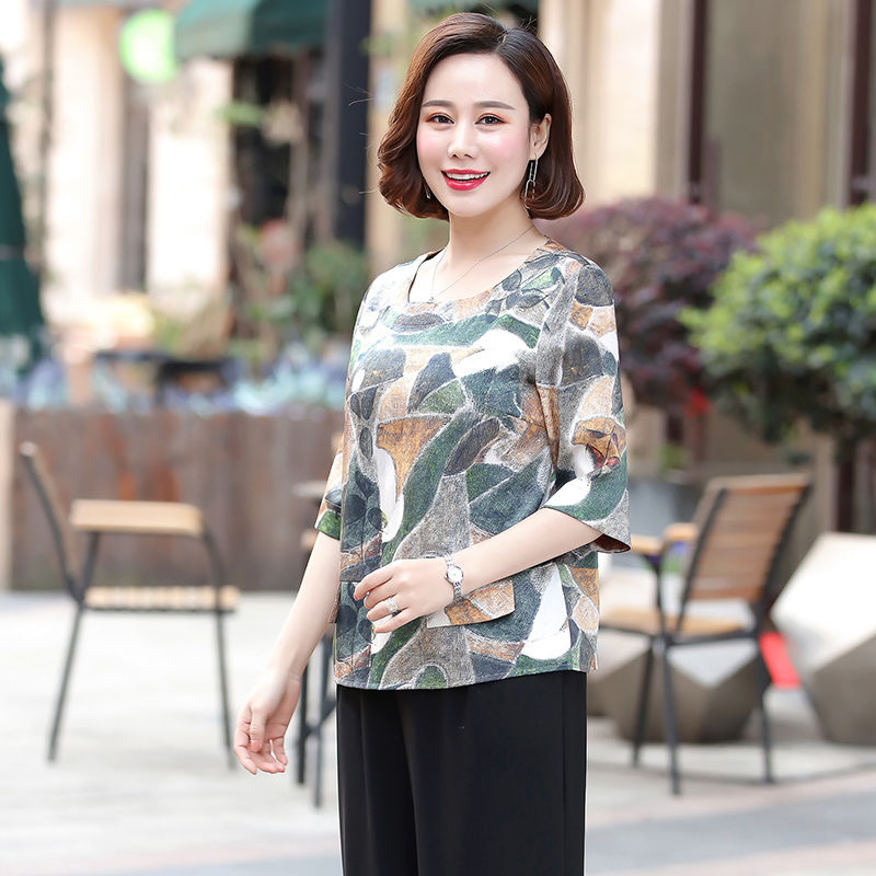 给50岁的妈妈买了这款妈妈装,简约大气还减龄,夏天穿上美极了