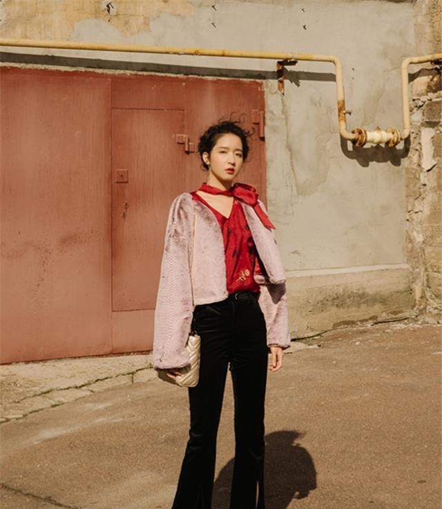  [复古]过气的阔腿裤不要穿了,2020年流行这条裤子,复古显瘦有档次