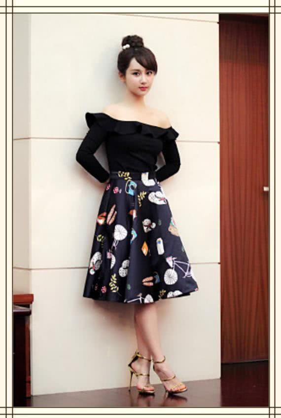 我天,这真的是杨紫?笑起来像个皱巴巴的老太太,真的只有25岁吗