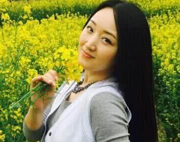 杨钰莹最迷人的身材照，图三气质美丽，图六看了让我莫名着迷