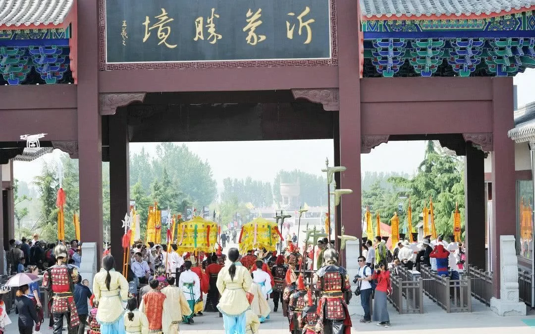 世界最大“山体”大佛在中国, 鼻孔是山洞, 比乐山大佛大3倍!
