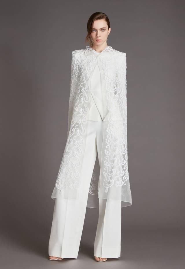  「婚纱」2021春夏婚纱系列报导：Roland Mouret打造日常也能穿的时髦婚服