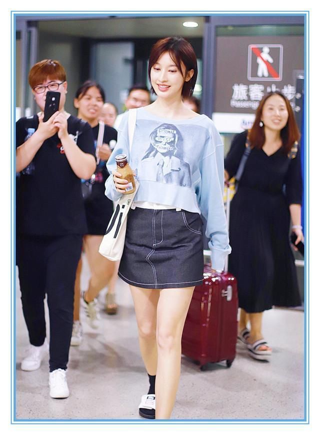 34岁张俪少女感绝了！穿A字裙嫩回未成年，连27岁李沁都望尘莫及