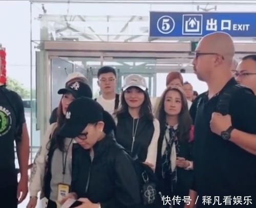 现身■张韶涵和妹妹现身,妹妹颜值超高成“全网女神”,不出道太可惜