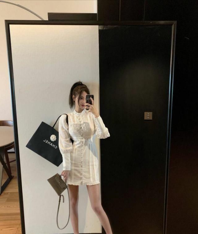  「剪裁手法」“叠穿”已经过时，“日系极简风”越来越火，10组穿搭让你美一季