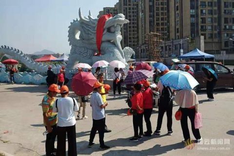 下小溪“脏乱差”变身“网红景点”