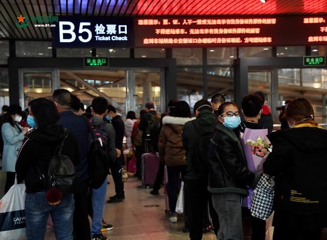  北高速收费站@江城?重启丨解放军报记者全景记录武汉“解封”