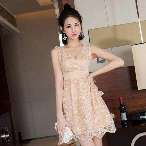 换季穿搭不烦恼,气质连衣裙搭配优雅升级