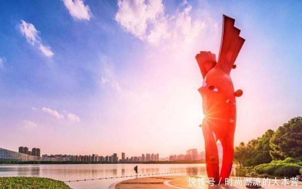  #旅游景点#中国4个高铁时代受益城市，都将形成“米字形”枢纽，