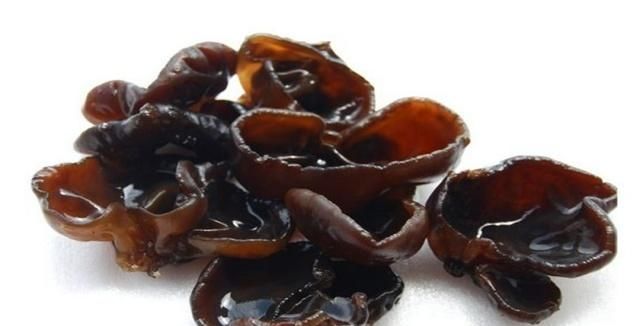 特别■吃麻辣烫常点的3种食材,不仅压重还不健康,特别的不划算!