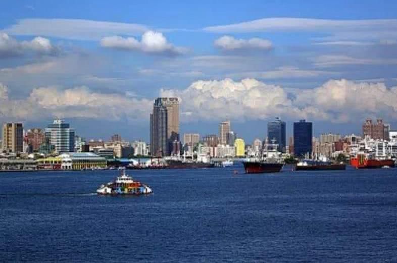 台湾第二大城市高雄:高楼大厦不多，很有日韩城市的感觉