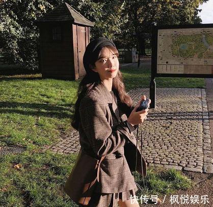 「针织上衣」如何打造文艺范女孩?选择这几种时尚单品,成功了90%