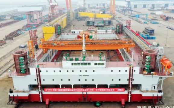 中国又一国之重器报道，4根钢柱直插海底，老外直呼：世界奇迹！