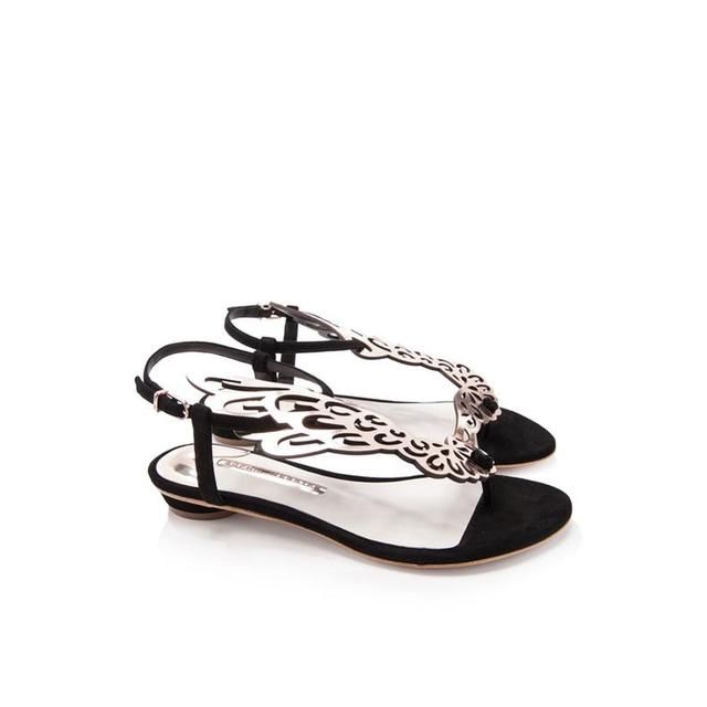 还没见过这双带蝴蝶翅膀的高跟鞋？国外已经非常火爆，还圈粉维密